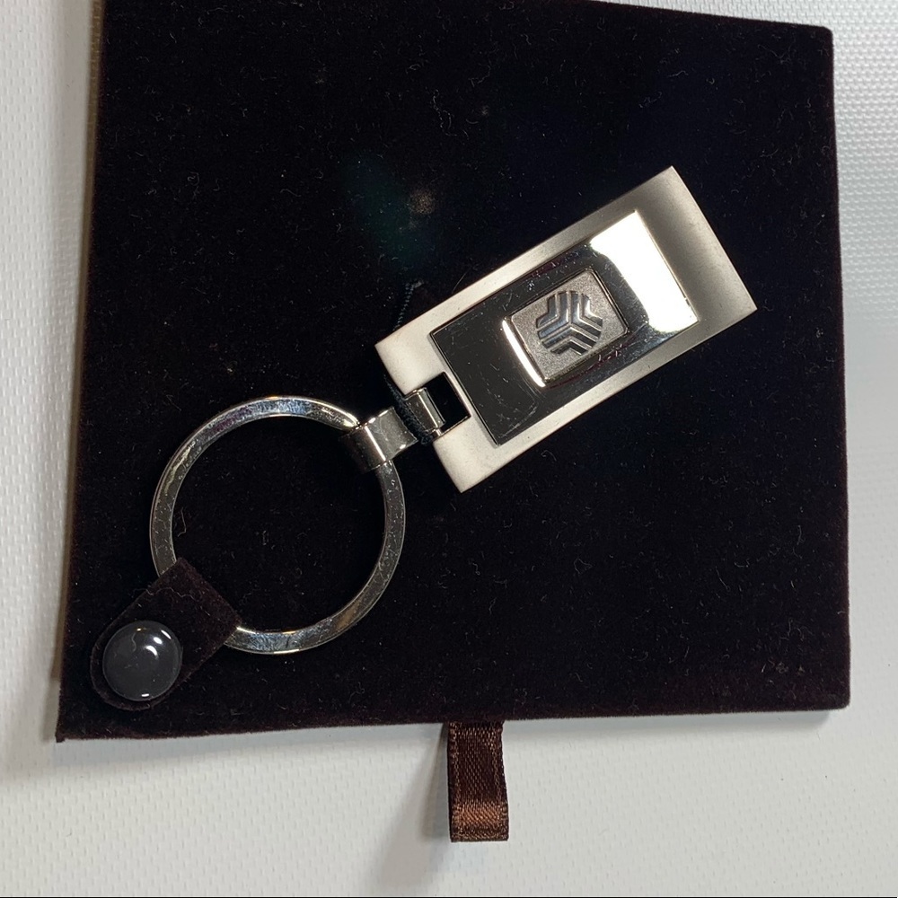 Key Chain Silver in Box - Picture 5 of 8